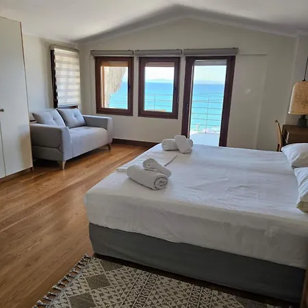 Exceptional Beachfront Blue Pearl Vilă Pefkochori