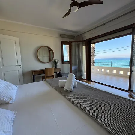 Exceptional Beachfront Blue Pearl וילה *